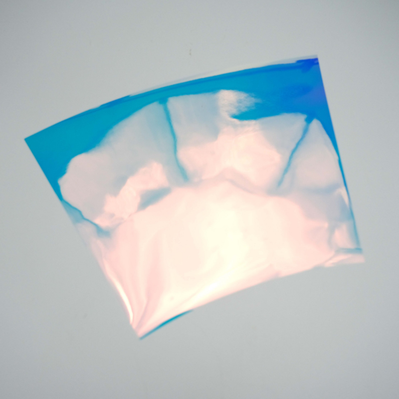 Rainbow-effect IML film before molding