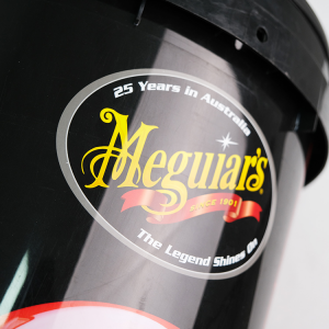 Composite high-gloss IML detail on a black plastic pail